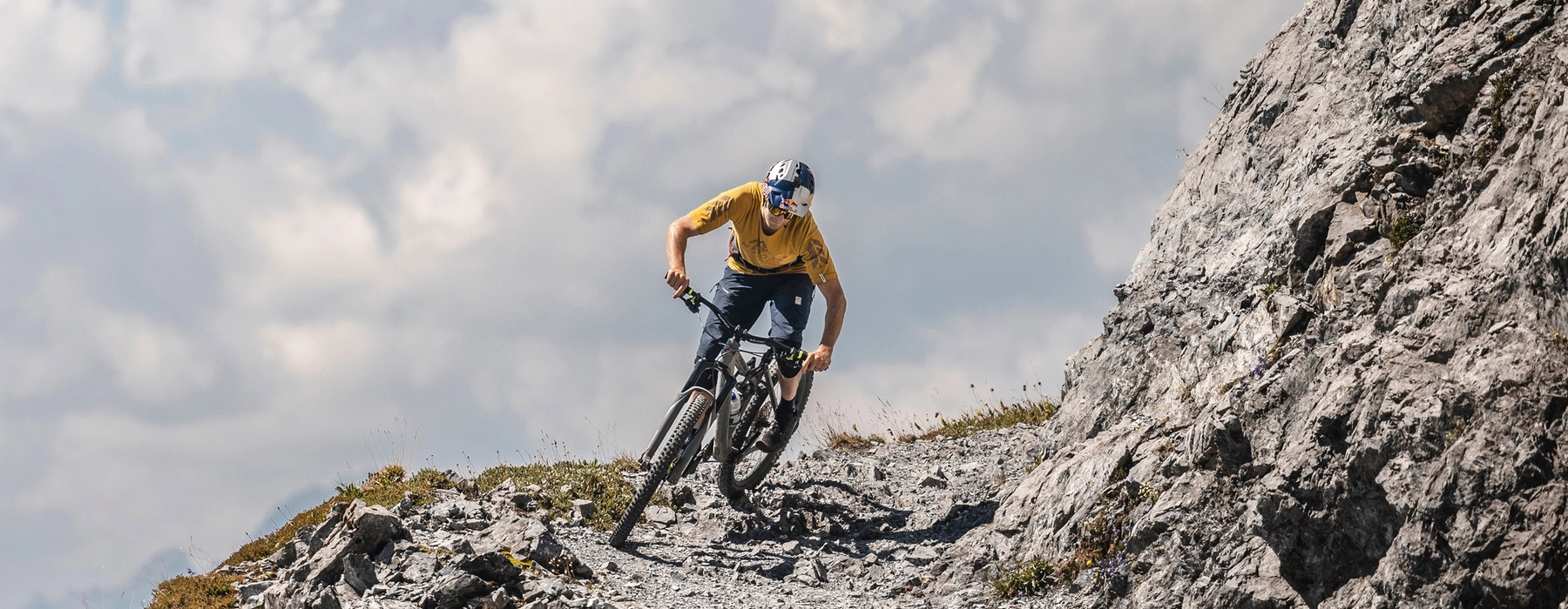 Forside -Abus Butik csm Tom OEhler Sommer Bike C Martin Bissig 51 c30fbb751b